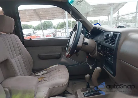 1996 Toyota Tacoma Xtracab z USA, uszkodzony, nr VIN 4TAWN72N1TZ127543